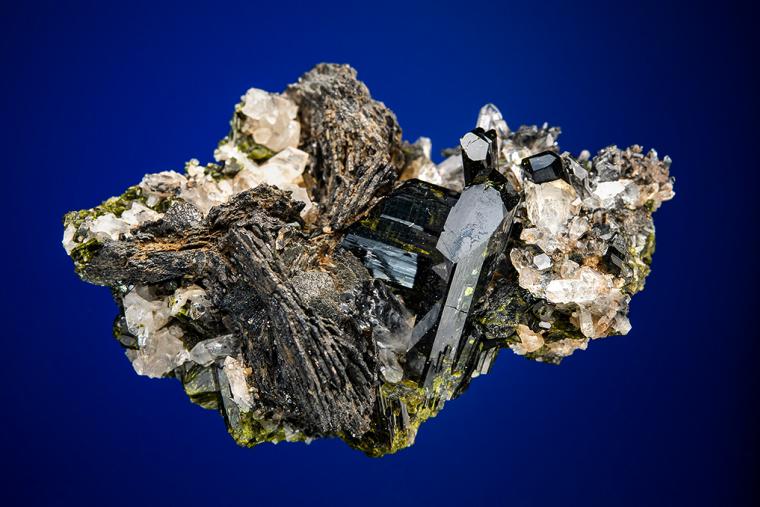 EPIDOTE with MAGNETITE